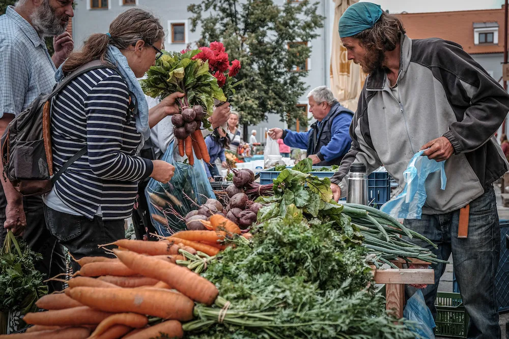 Získat prodejce na farmářské trhy v Karlovarském kraji není jednoduché