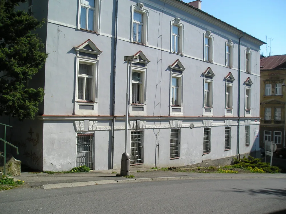 size4-16804265669843-239-kraj-prodal-byvaly-domov-mladeze-florida-za-vyssi-cenu-nez-cekal