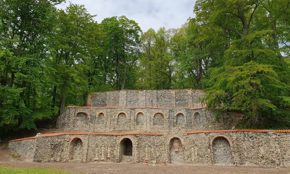 Zámecký park ve Valči zdobí obnovený theatron, poslouží kulturním vystoupením