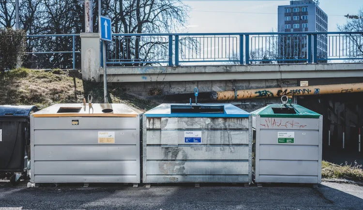 Město Aš kontroluje neplatiče poplatků za svoz odpadu