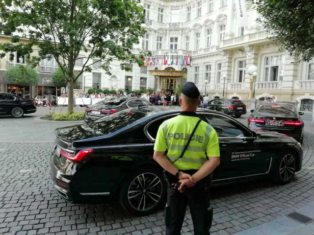 Měli jsme málo práce, těší karlovarské policisty, kteří dohlíží návštěvníky festivalu