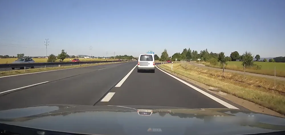 VIDEO: Opilý řidič překročil rychlost o více než 50 kilometrů za hodinu