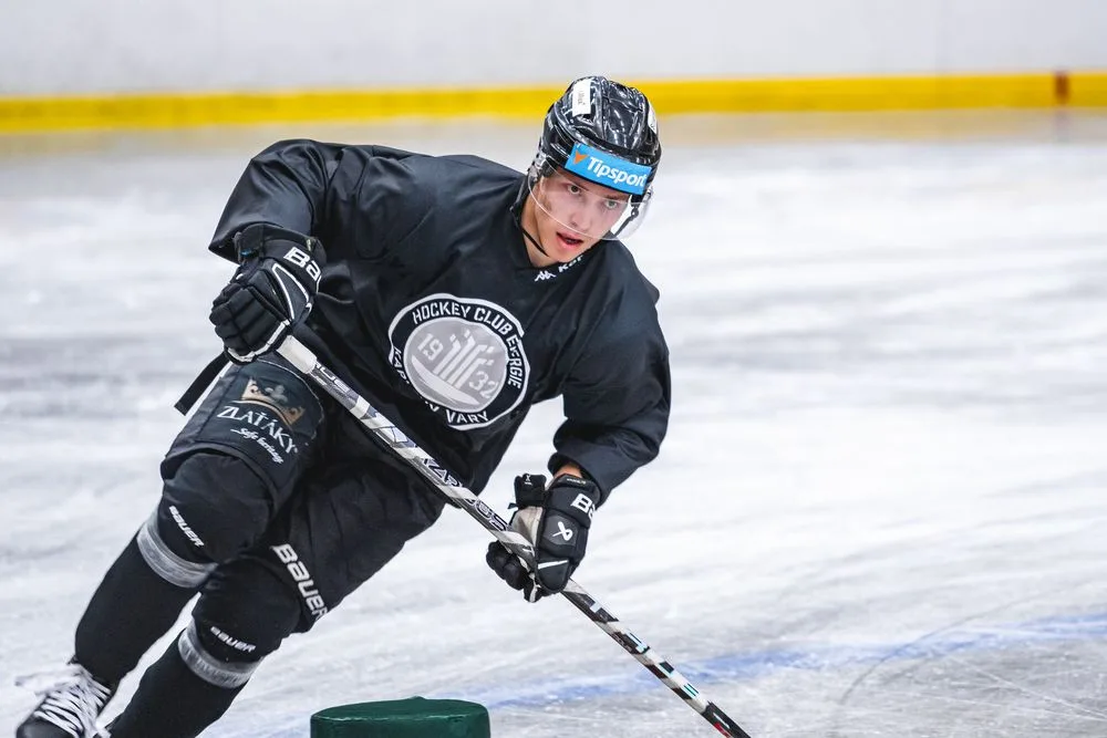 Karlovy Vary začaly trénovat na ledě i s finskou posilou Kangasniemim.
