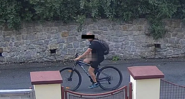 Masturbujícího cyklistu, který obtěžoval ženy v ulicích lázeňského města, dopadli policisté po osmi dnech v Plzni