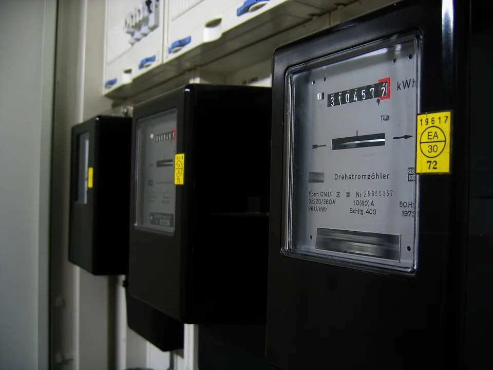 size4-15306497109259-124-electricity-meter-96863-960-720