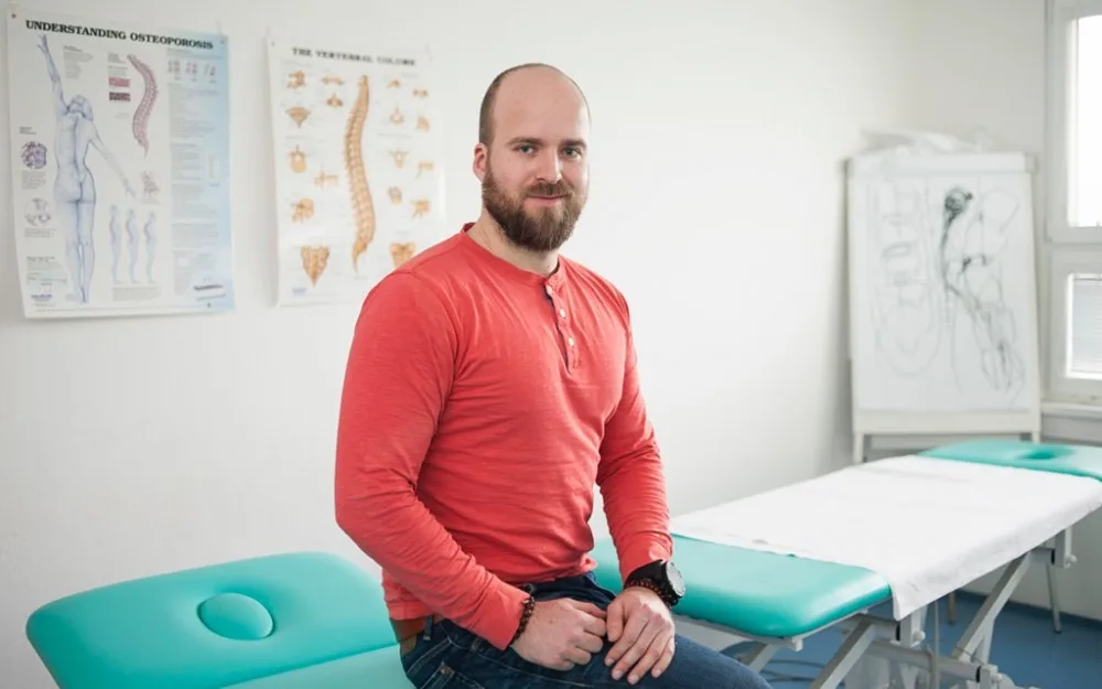 Všeobecně ubývá pohybu dětí. Chybí jim nejen nachozené kroky, říká fyzioterapeut Michal Peroutka.