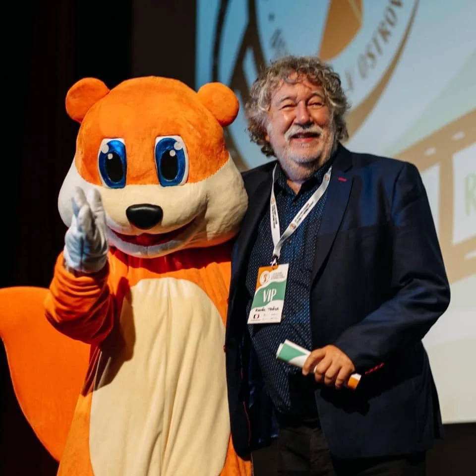 V Ostrově začal tradiční dětský filmový festivalu Oty Hofmana. Přijel i Troška