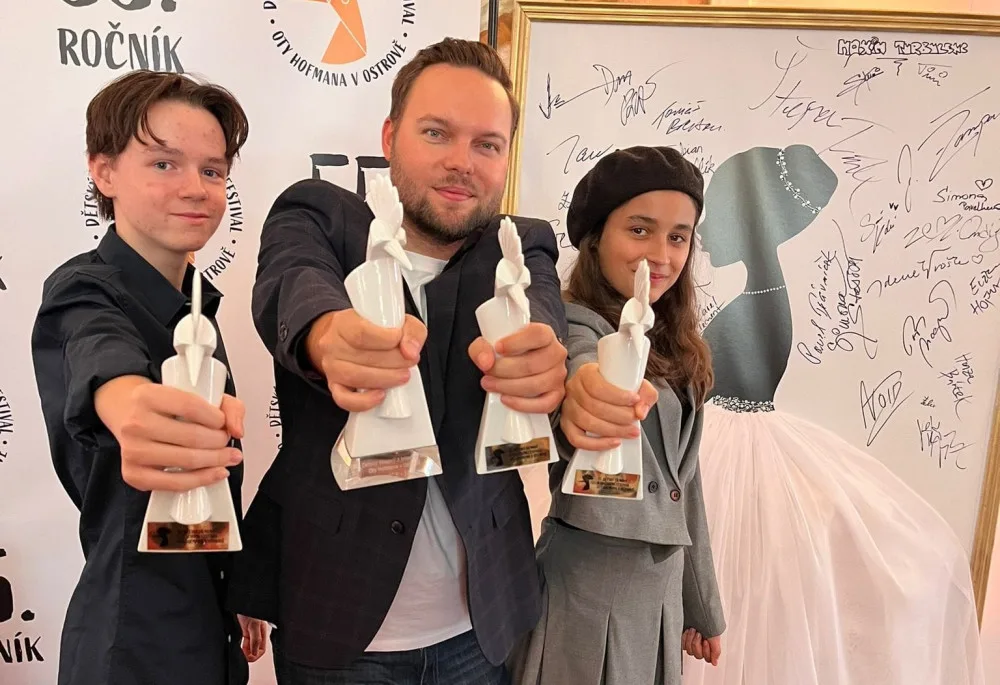 Na festivalu Oty Hofmana v Ostrově uspěly Děti Nagana či #annaismissing