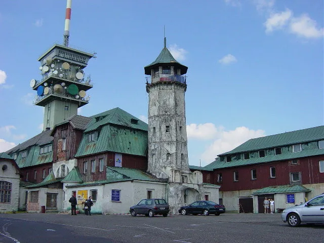 O pronájem chátrajícího hotelu Klínovec na Božím Daru má zájem Sokolovská uhelná