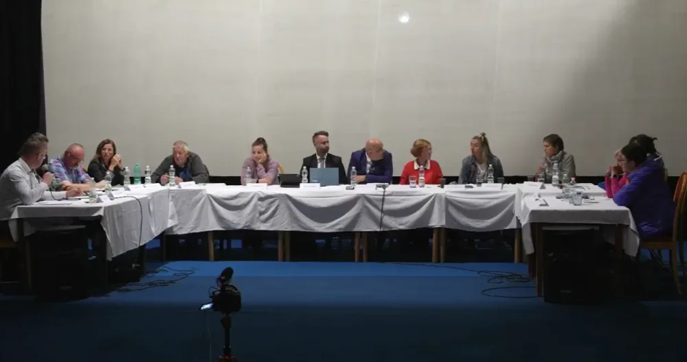 Zastupitelé odvolali vedení Jáchymova, starostou bude Jiří Kaucký.