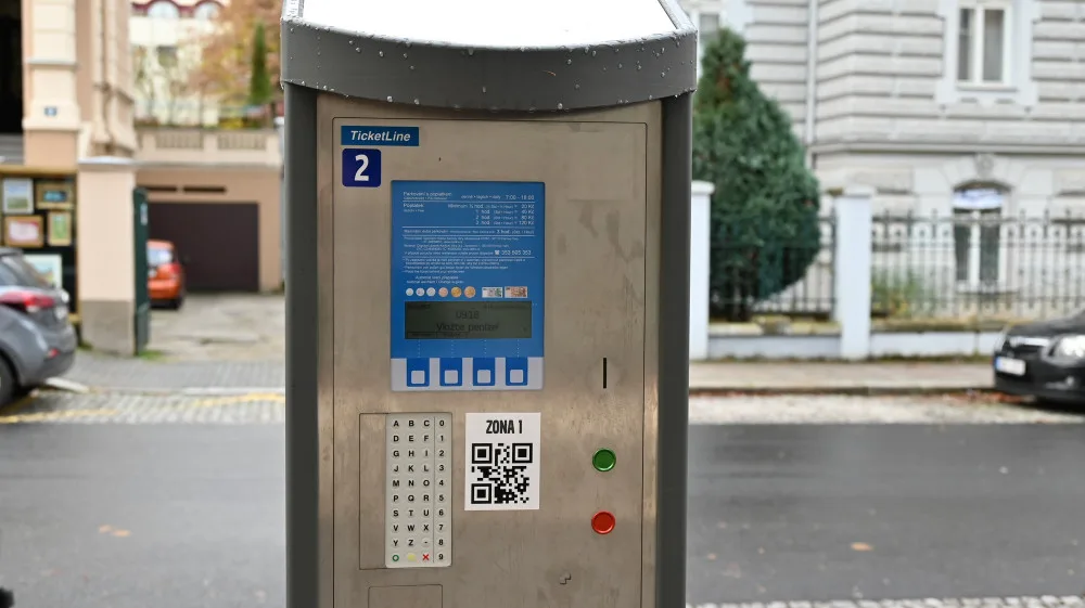 Karlovy Vary chtějí posílit kontrolu parkování, spoléhat se chtějí na nové bezobslužné technologie