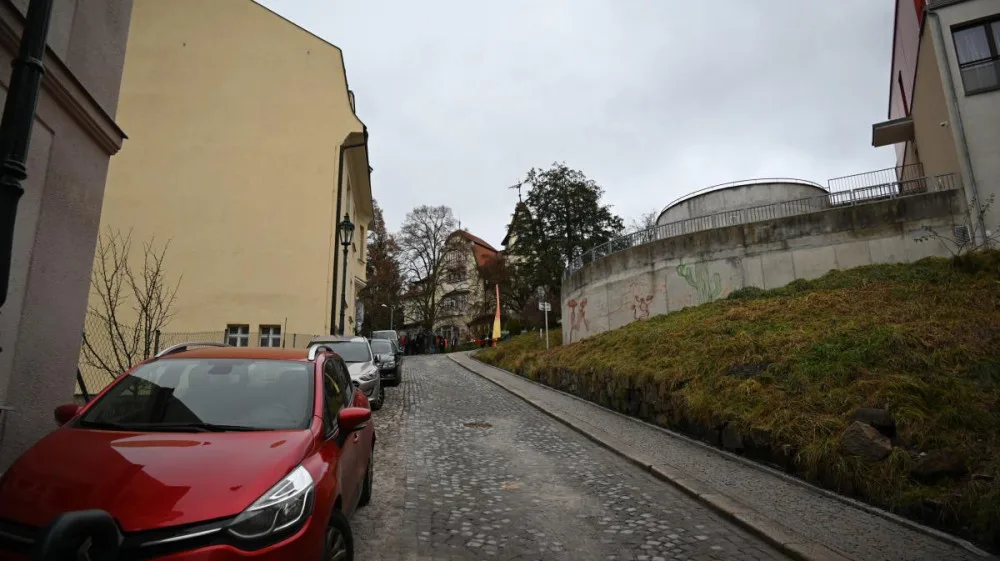 Oprava Vyšehradské v Karlových Varech skončila před termínem