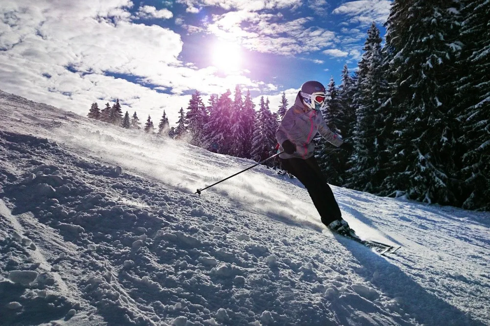 size4-15770894143818-152-skiing-1723857-1280