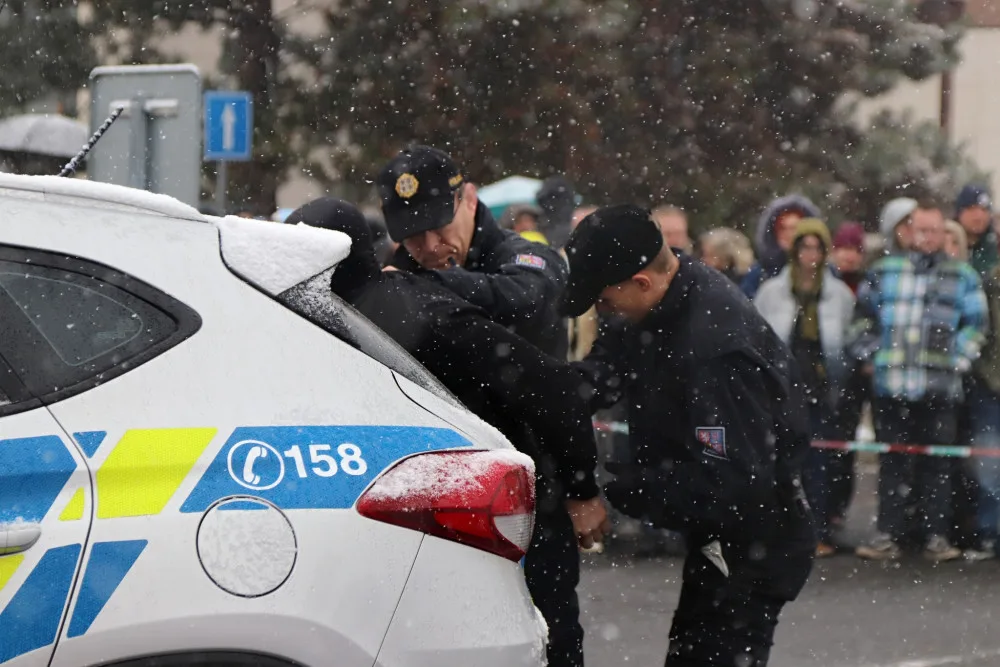 Karlovarský kraj dokončí opravu policejní školy, pak ji předá ministerstvu.