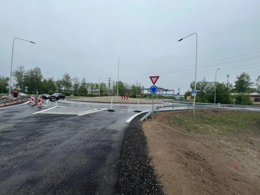 Přestavba křižovatky z Chebu na Podhrad je po roce kompletní. Modernizace byla levnější, než se čekalo