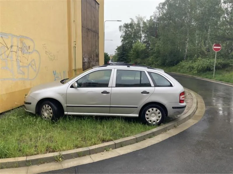 I takto se parkuje v Sokolově