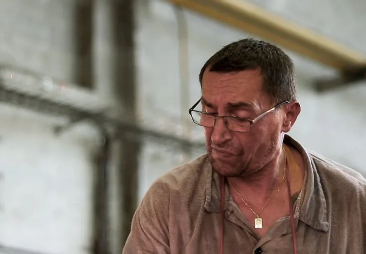 Sklář Zdeněk Drobný obdržel francouzský rytířský Řad umění a literatury