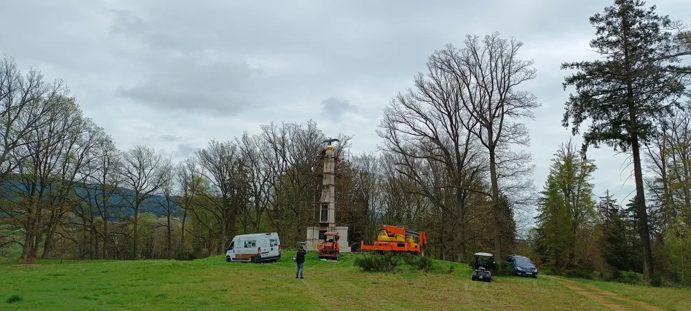 Zrestaurovanou monumentální sochu odhalili na zámku v Kynžvartu na Chebsku