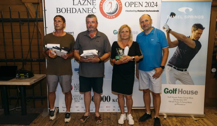 Golfresort Lázně Bohdaneč hostil jeden z nejprestižnějších turnajů v Česku. Doplnila ho show skupiny Queenie