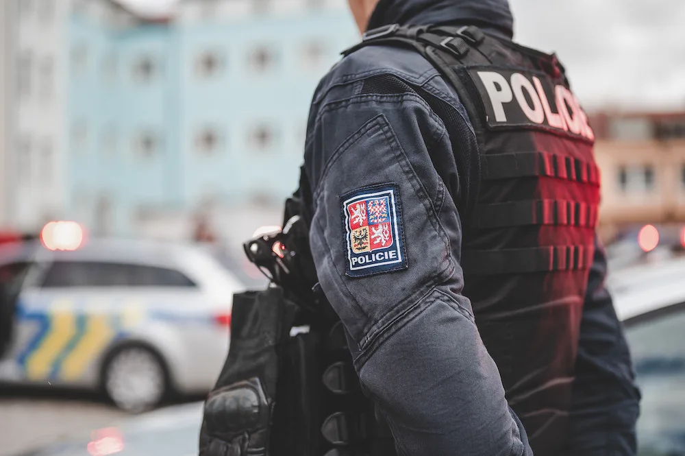 Policie kvůli podezření z manipulace s veřejnými zakázkami zasahovala i na karlovarském magistrátu