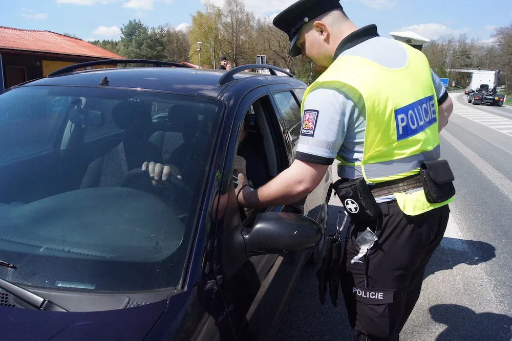 Policisté v Karlovarském kraji dnes zintenzivnili kontroly na silnicích