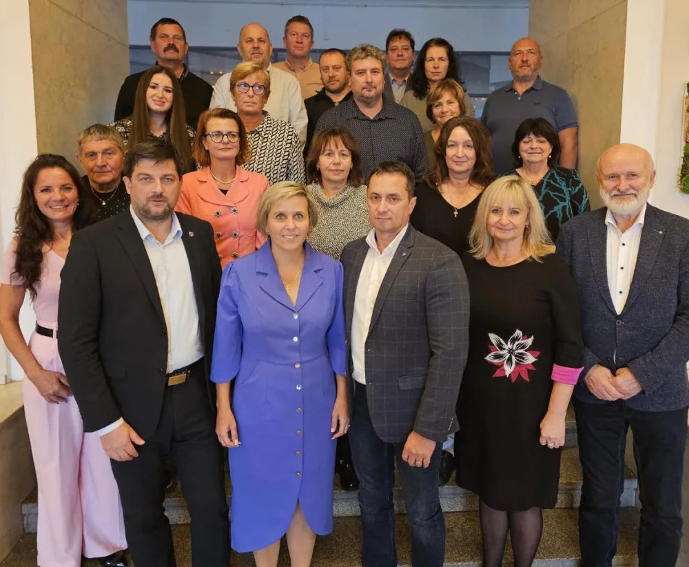 Nové zastupitelstvo Karlovarského kraje se poprvé sejde 1. listopadu