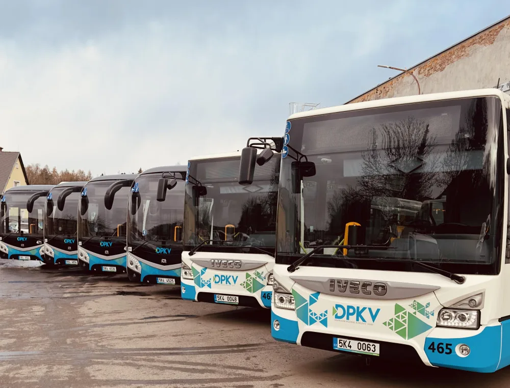 Dopravní podnik Karlovy Vary opět omlazuje vozový park o 10 nových ekologických autobusů