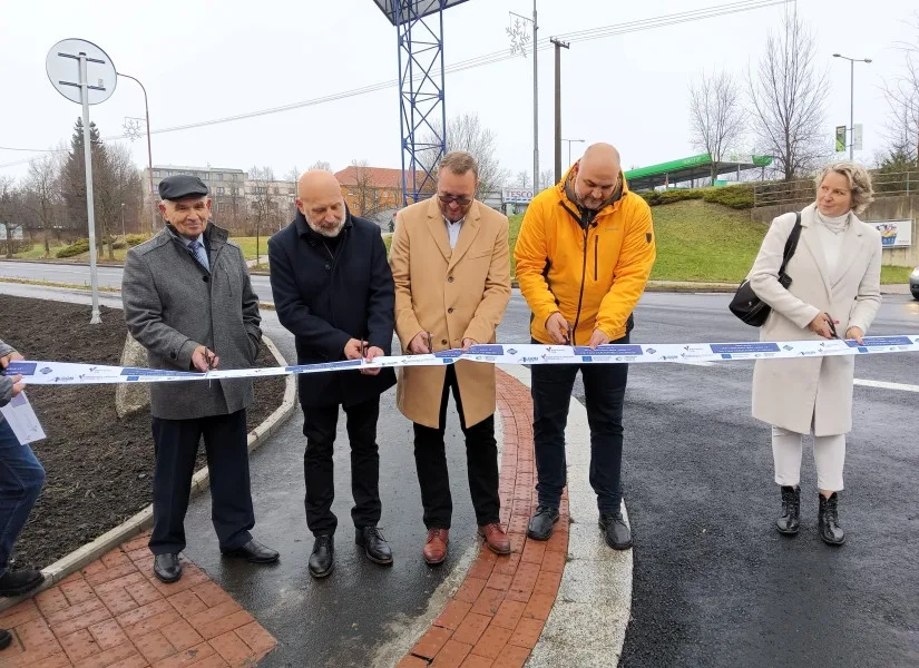 V Aši se vrátila doprava na průtah městem modernizovaný za 139 milionů korun