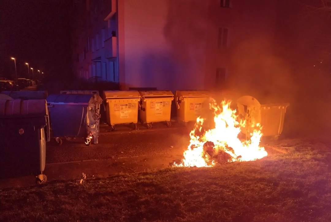 Bilance silvestrovské noci: Hasiči řešili 19 událostí, výjezdy záchranářů se zvýšily o 20 procent