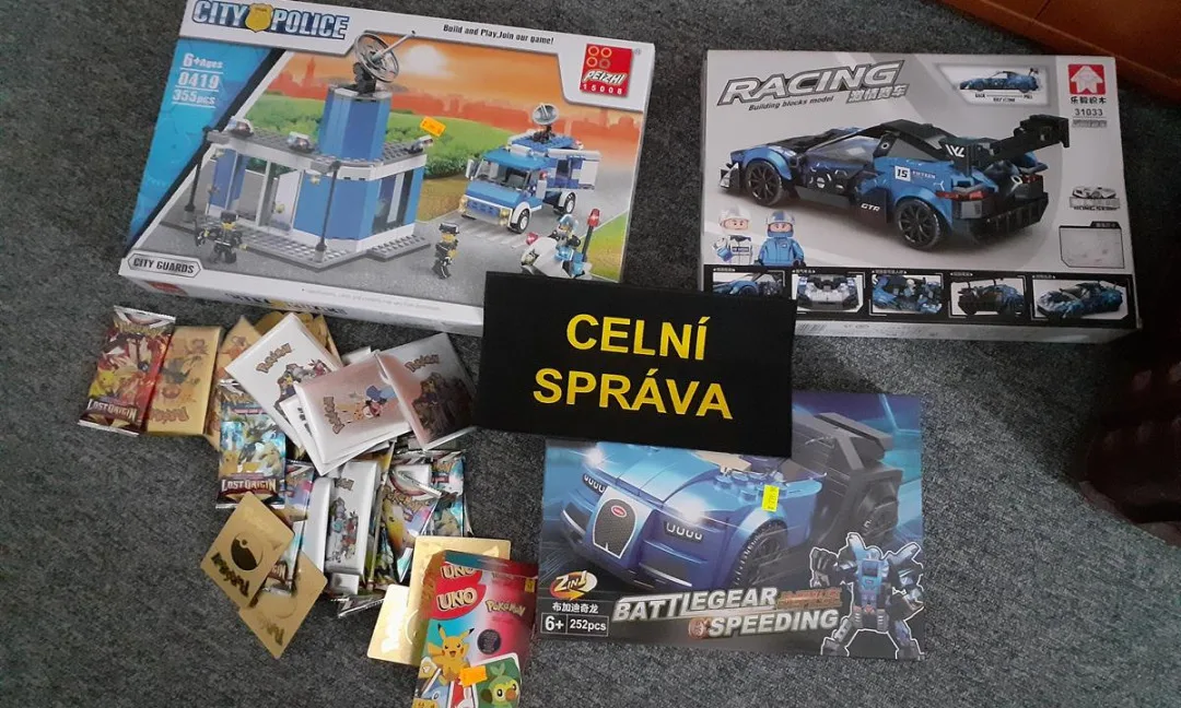 Celníci zadrželi při kontrolách pětadvacet tisíc kusů padělků za více než 110 milionů korun