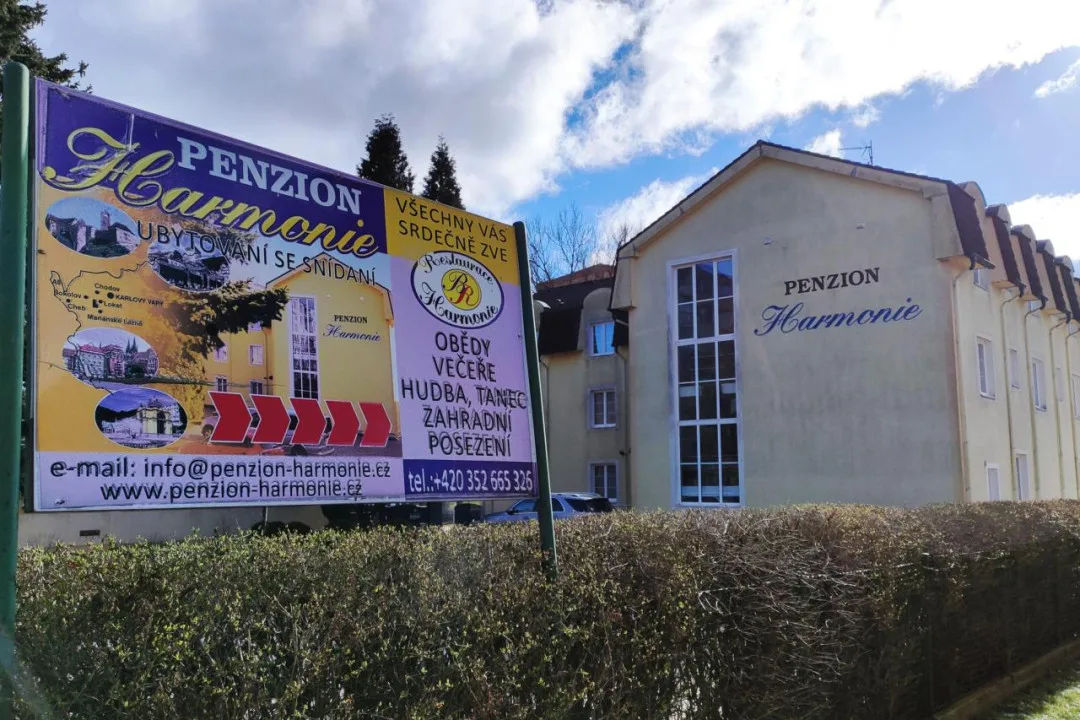Hasiči a strážníci se dočkají zmodernizovaných prostor, dočasné zázemí budou mít v bývalém penzionu