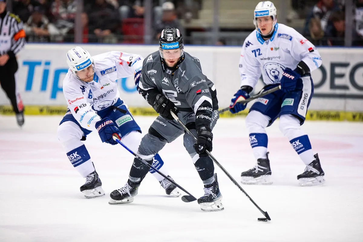 Karlovy Vary porazily Brno 1:0 a vyrovnaly stav čtvrtfinále, rozhodl Jiskra.