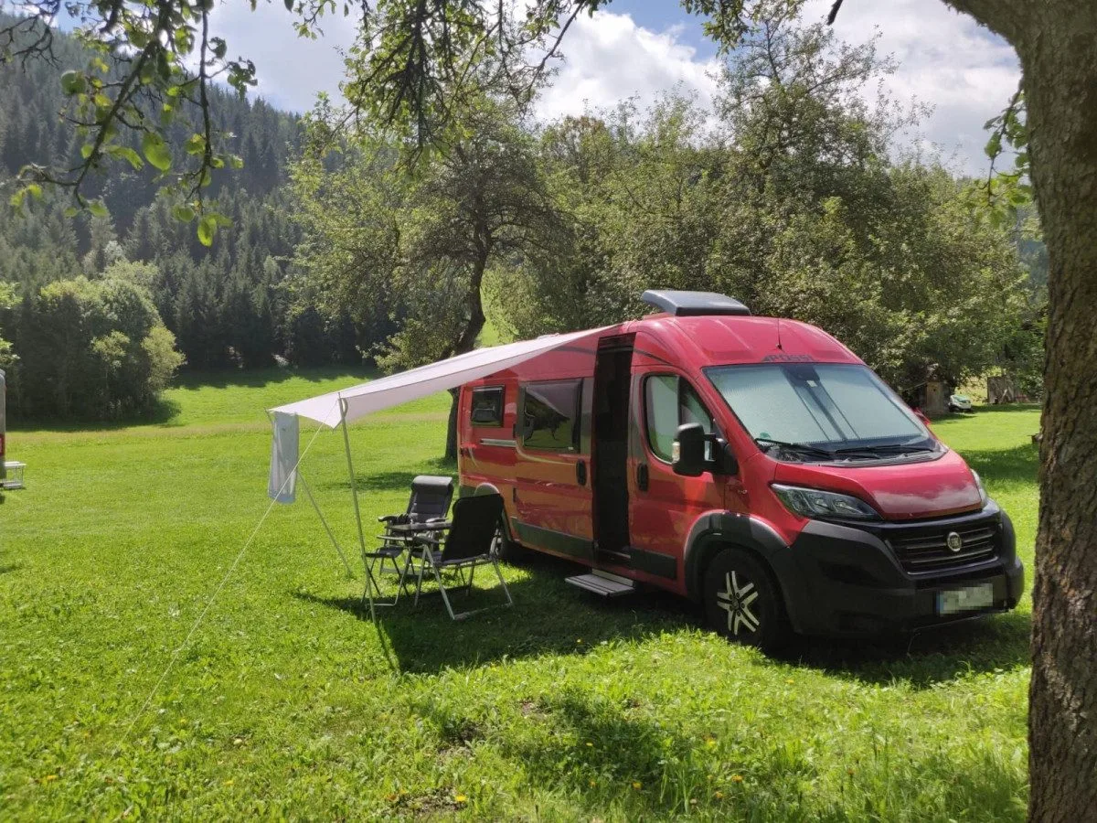 Neznámý zloděj odcizil tento obytný automobil