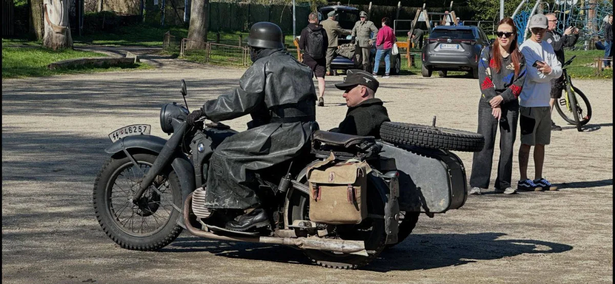 Cheb si ukázkou bitvy na náměstí připomněl 80 let od osvobození Američany.