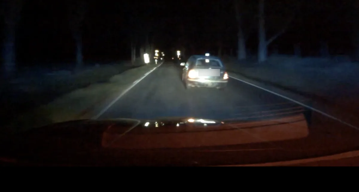 Policisté pronásledovali řidiče se zákazem řízení, opakovaně ignoroval výzvy.