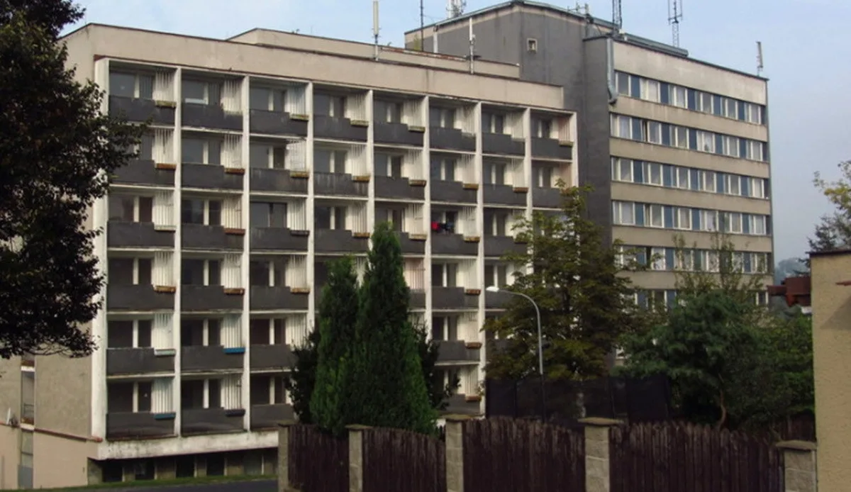 Karlovy Vary chtějí ještě letos začít s přestavbou ubytoven na byty. Foto: Se svolením Magistrát města Karlovy Vary