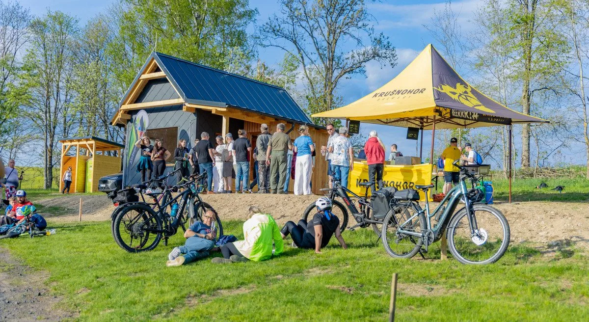 Turisté v Krušných horách u Kraslic mohou využívat novou útulnu