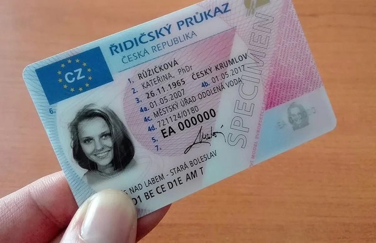 Stíhaných kvůli podvodům s řidičskými průkazy v Karlovarském kraji přibylo na 32