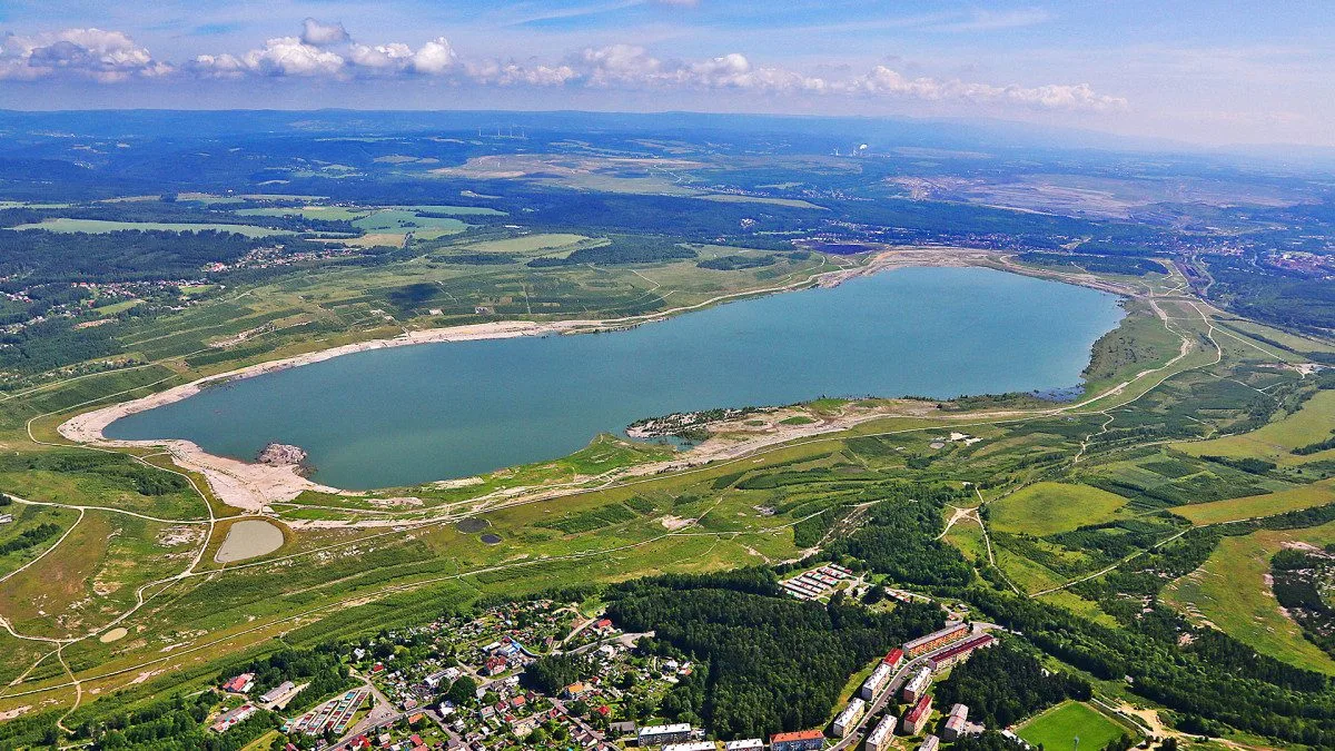 Sokolovská uhelná začne stavět stezku kolem jezera Medard.