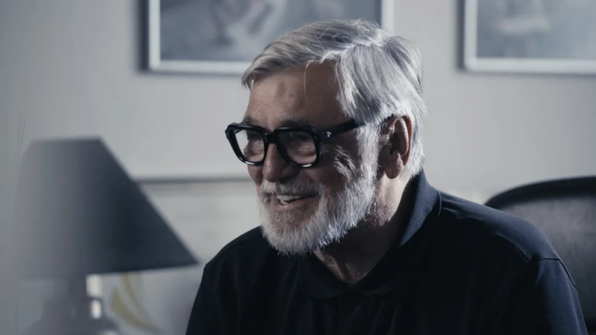 Zahajovací film karlovarského festivalu o Bartoškovi vyvolal smích i dojetí.