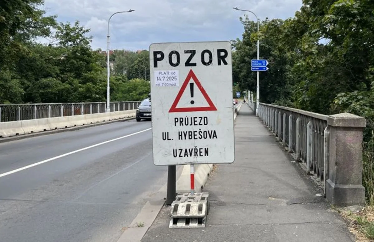 ŘSD rozšiřuje nájezd na I/6 v Karlových Varech, uzavřená je Hybešova ulice. Foto: Se svolením MMKV