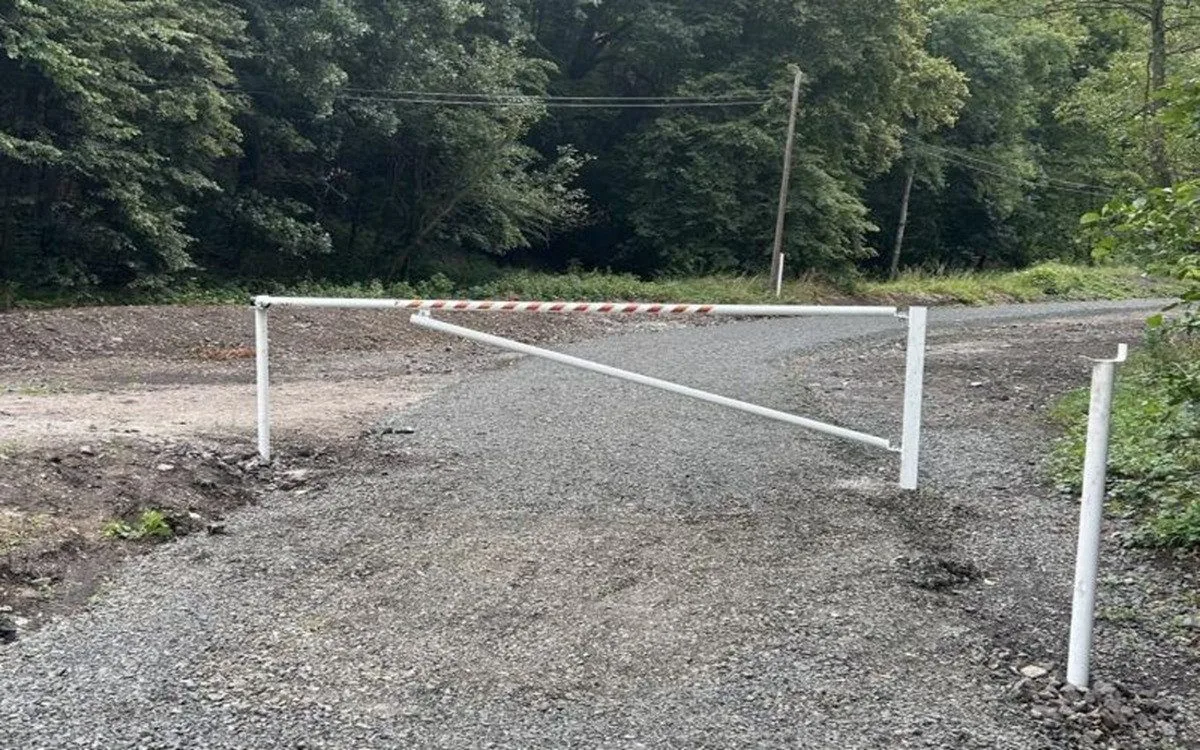 Cyklostezka z Horního Slavkova do Lokte není zatím přístupná chodcům ani cyklistům. Foto: Se svolením Karlovarského kraje