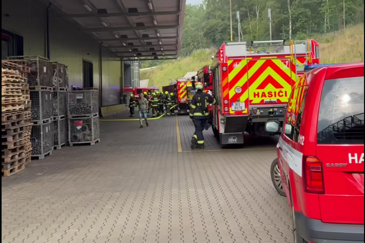 Při požáru v hale lakovny na Chebsku vznikla škoda dva miliony korun