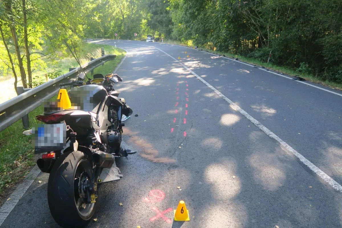 Na Sokolovsku se srazili dva motorkáři. Jeden z nich musel letecky do nemocnice. Foto: Se svolením Policie ČR