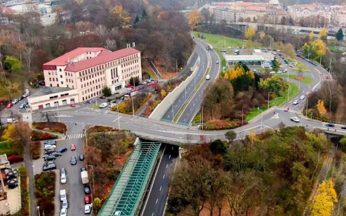 Karlovarský kraj tlačí na rychlejší rozhodnutí o obchvatu Karlových Varů.