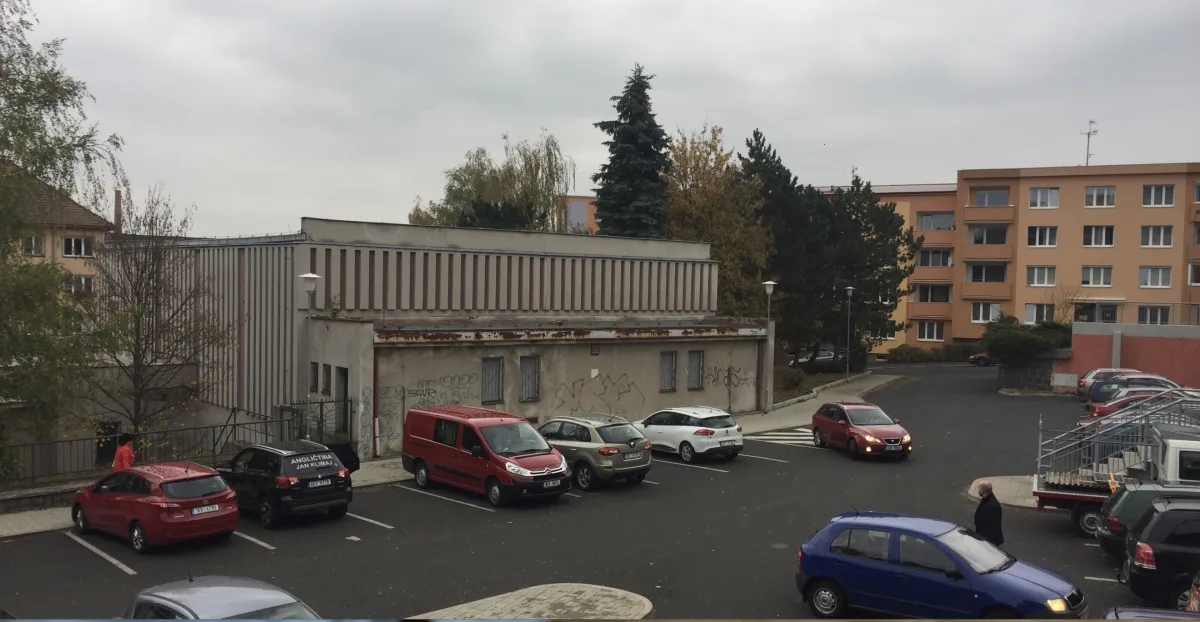 Nevyužívané kino ve Staré Roli v Karlových Varech nahradí centrum pro seniory.