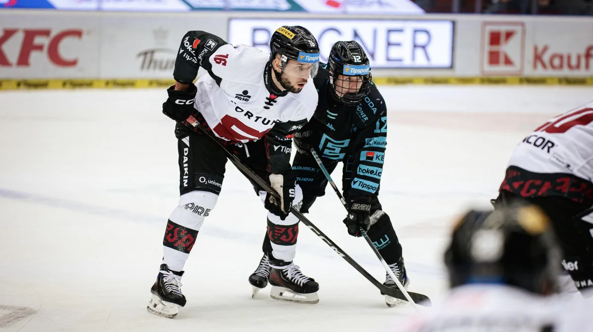 Sparta dávala góly v oslabení, ale prohrála. Dlouhé utkání rozhodly až nájezdy. Foto: Se svolením HC Sparta Praha