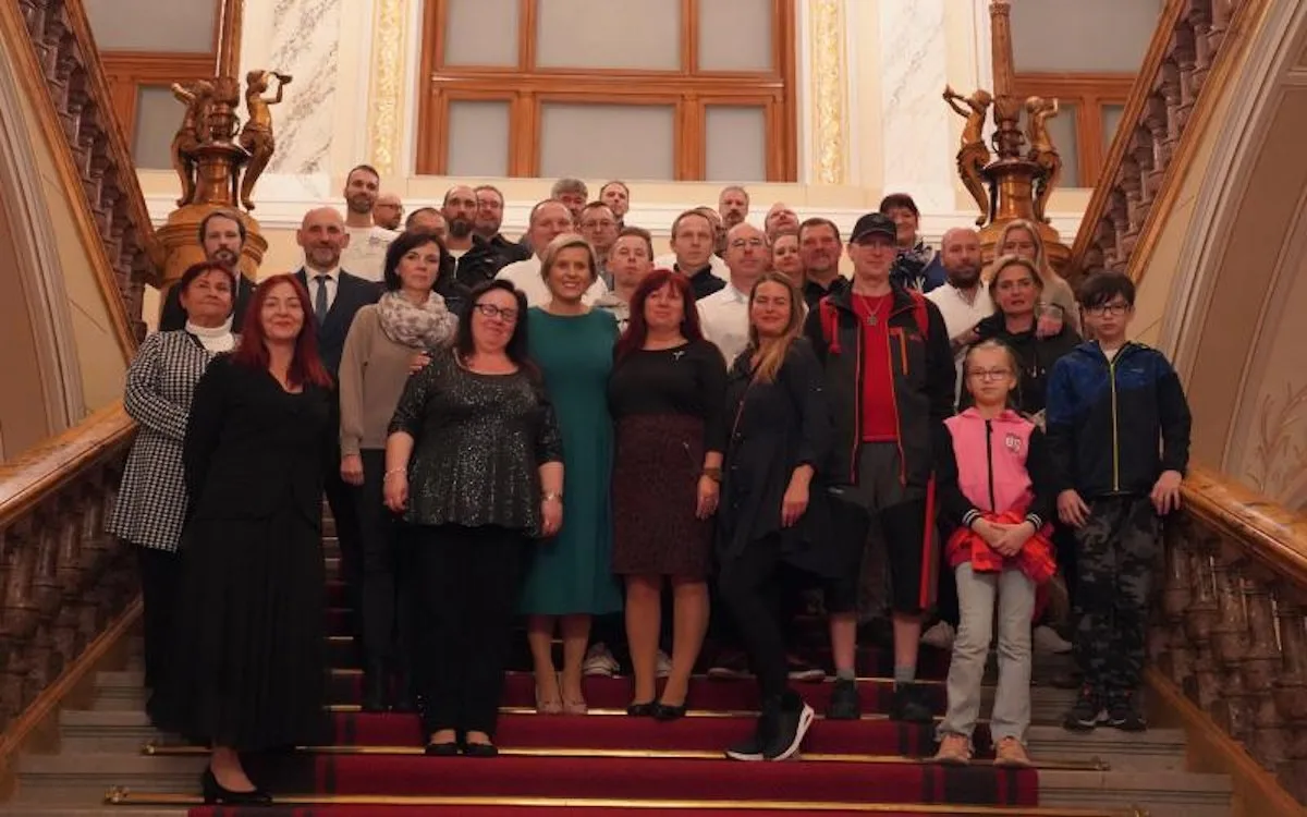 Dárci krve z Karlovarského kraje převzali Zlaté kříže.