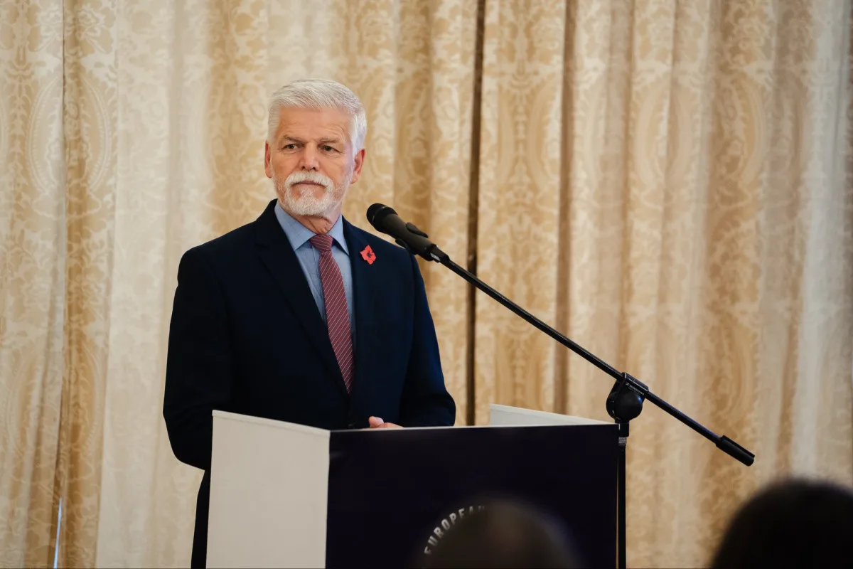 Prezident Pavel ve Varech připomněl, že kraj stále nemá veřejnou vysokou školu.