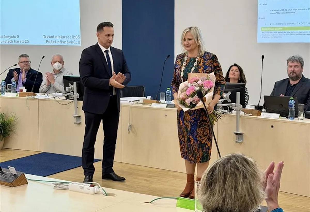 Sokolov má novou starostku. Zastupitelé zvolili Renatu Oulehlovou.